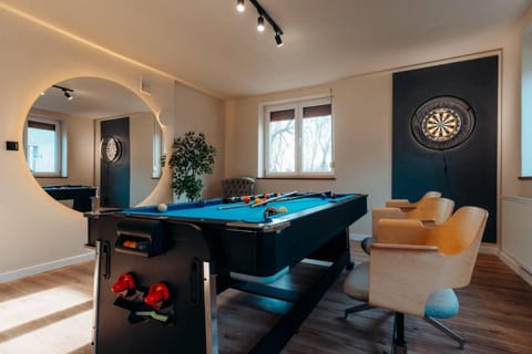 Billiard, Game Room, Living room