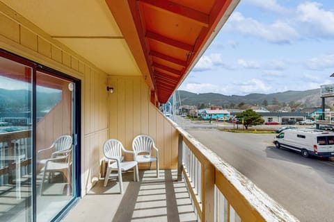 Sea Treasures Inn #205 House in Rockaway Beach