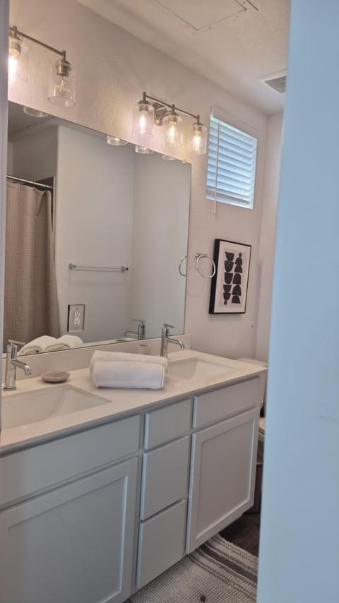 Fully Furnished 1BR with WiFi & Laundry in Leander Apartment in Leander