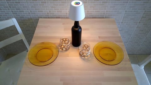 Food and drinks, Dining area, Food, Breakfast, Drinks, Alcoholic drinks