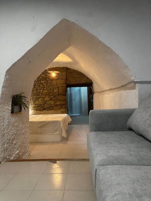 Bed, Living room, Photo of the whole room, Seating area, Bedroom
