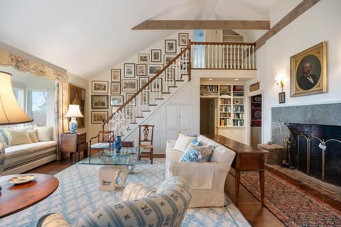 TV and multimedia, Living room, Seating area, Sea view, fireplace, heating, air conditioner