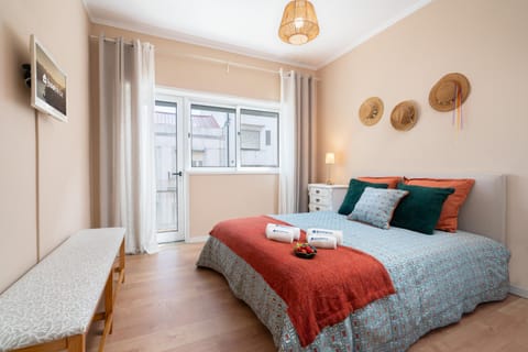 Bed, Bedroom