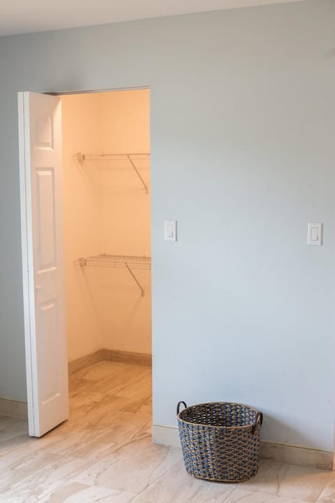 Beautiful pool home minutes from Anna Maria Island House in Bradenton