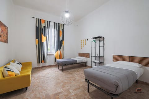 Bed, Bedroom, locker