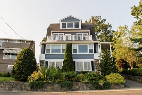 Property building, Day, Garden