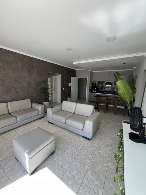 TV and multimedia, Kitchen or kitchenette, Living room, Seating area