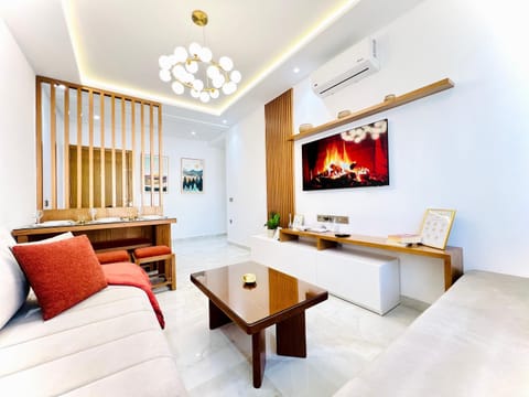 TV and multimedia, Living room, Dining area