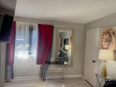 Cozy 2BR By Norfolk Base & Beach Apartment in Norfolk