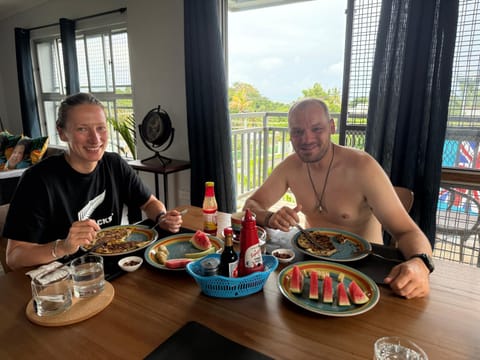 People, Breakfast