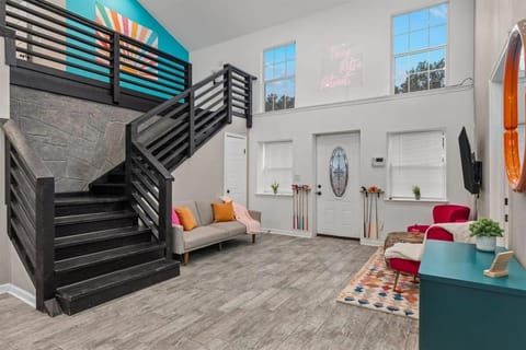 Cosmic Cowboy - Hot Tub, Fire Pit, Games, Sleeps14 House in Canyon Lake