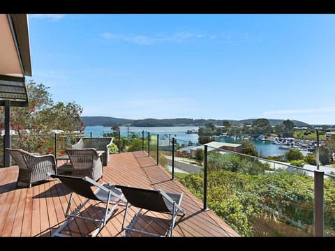 View (from property/room), Balcony/Terrace, Lake view