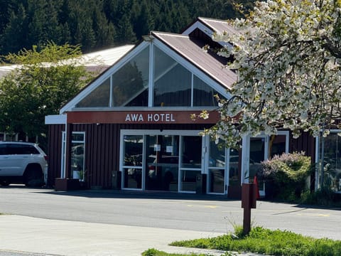 Property building, Day, Natural landscape, Parking