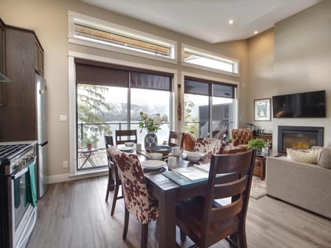 Amazing Oceanfront & Eagle Views pet Friendly - 2 bath House in Cowichan Valley