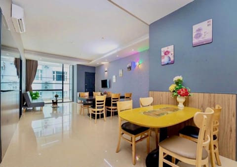 TV and multimedia, Living room, Seating area, Dining area