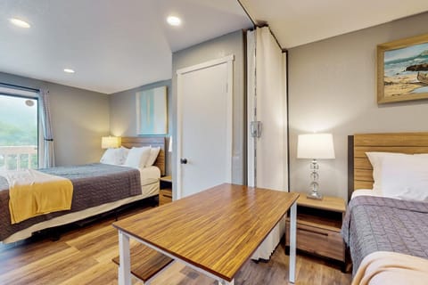 Sea Treasures Inn #211 House in Rockaway Beach