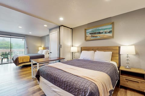 Sea Treasures Inn #211 House in Rockaway Beach