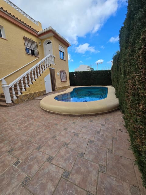 Villa with pool near the sea House in Daimús