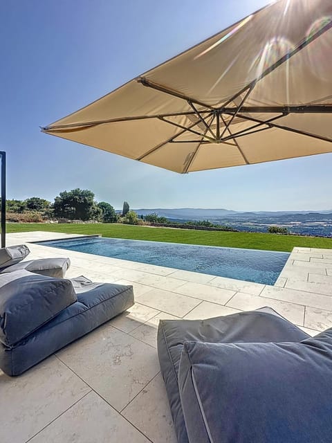 Patio, Natural landscape, View (from property/room), Balcony/Terrace, Pool view, Swimming pool, sunbed