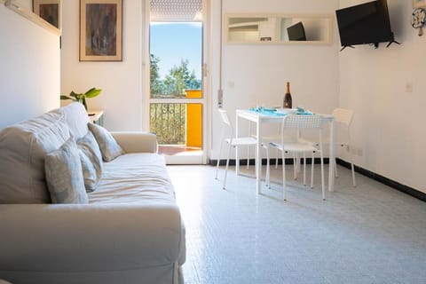 Limmy Home with AC e Sea View Apartment in Monterosso al Mare