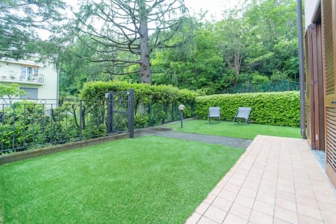 Apartment with private garage, garden and WiFi Apartment in Como