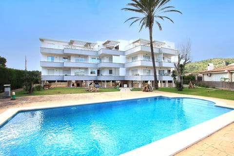 Property building, Pool view