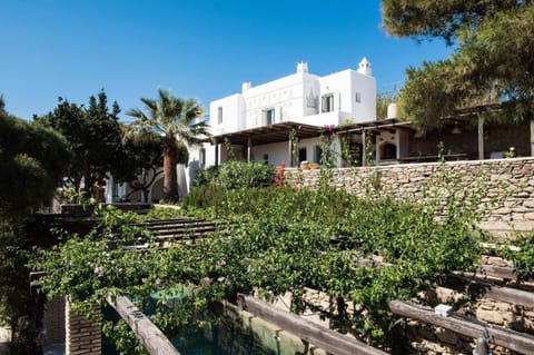 Property building, Day, Garden, Garden view