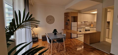 Kitchen or kitchenette, Dining area, oven, stove, toaster