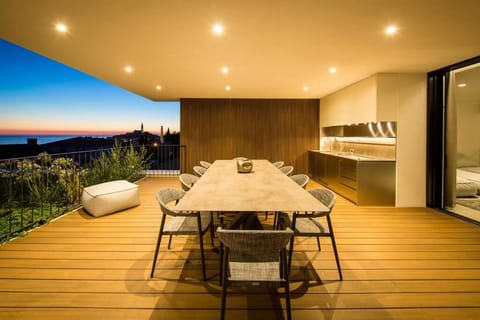 View (from property/room), Balcony/Terrace, Seating area, Dining area