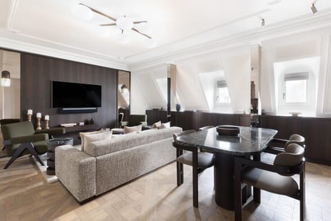 Communal lounge/ TV room, TV and multimedia, Living room, Seating area