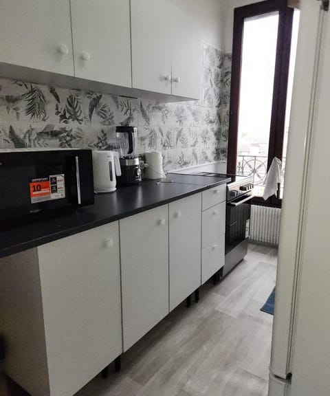 Stylish single room Vacation rental in Aubervilliers