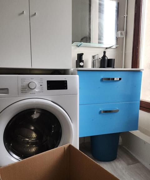 Stylish single room Vacation rental in Aubervilliers