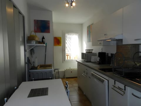 Kitchen or kitchenette, Living room