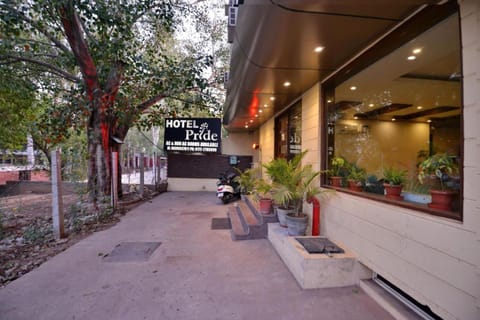 Property building, Facade/entrance