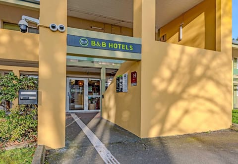 Facade/entrance, Lobby or reception, Parking