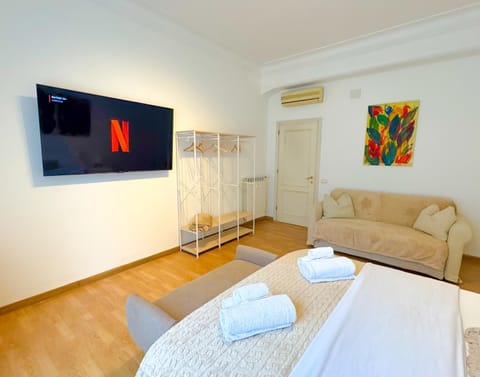 TV and multimedia, Photo of the whole room