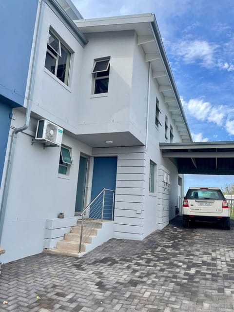 Facade/entrance, Parking