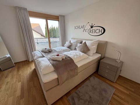 Bed, Balcony/Terrace, Photo of the whole room, Bedroom