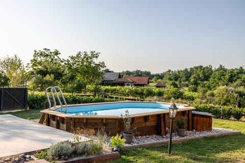 Garden, View (from property/room), Swimming pool