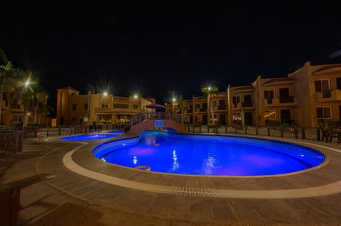 Swimming pool, Public Bath