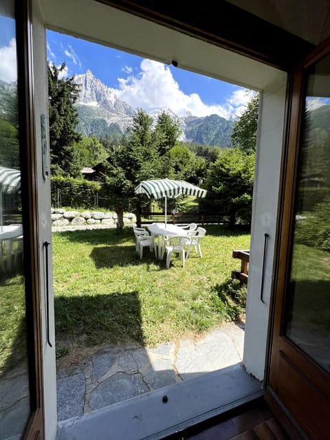 Les Carlines des Bossons - Jardin & Panorama Apartment in Les Houches