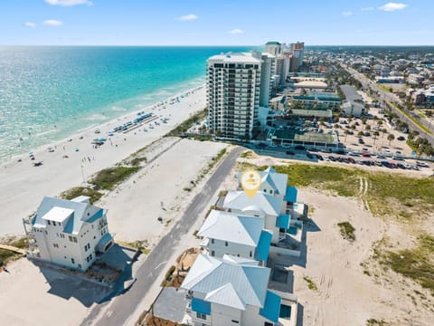 Emerald Retreat House in Lower Grand Lagoon