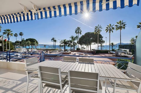 Balcony/Terrace, Beach, Sea view, sunbed