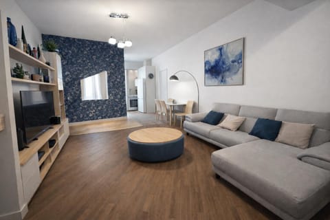 Communal lounge/ TV room, Seating area, Evening entertainment