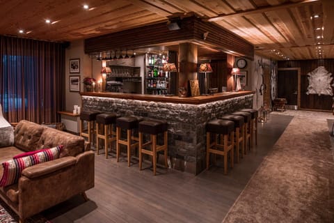 Lounge or bar, Internal: Not applicable to any particular room