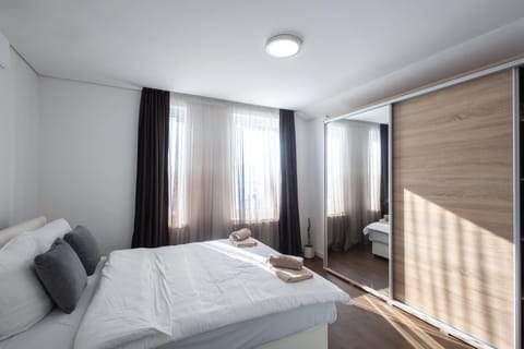 Bed, Bedroom, towels, wardrobe