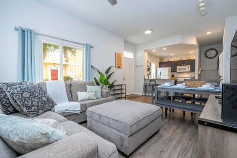 Communal lounge/ TV room, Living room