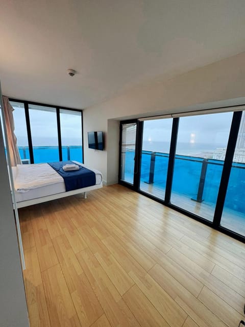 Bed, Sea view