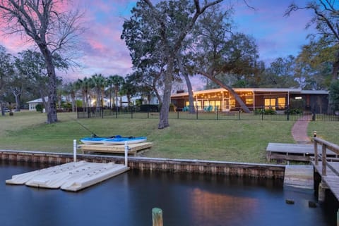 Property building, Natural landscape, View (from property/room), Sea view, Sea view