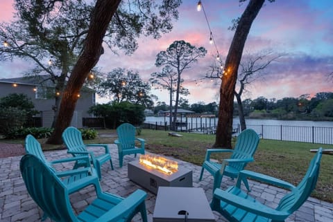 Patio, Seating area, Lake view, Sea view, Sea view, Sunset